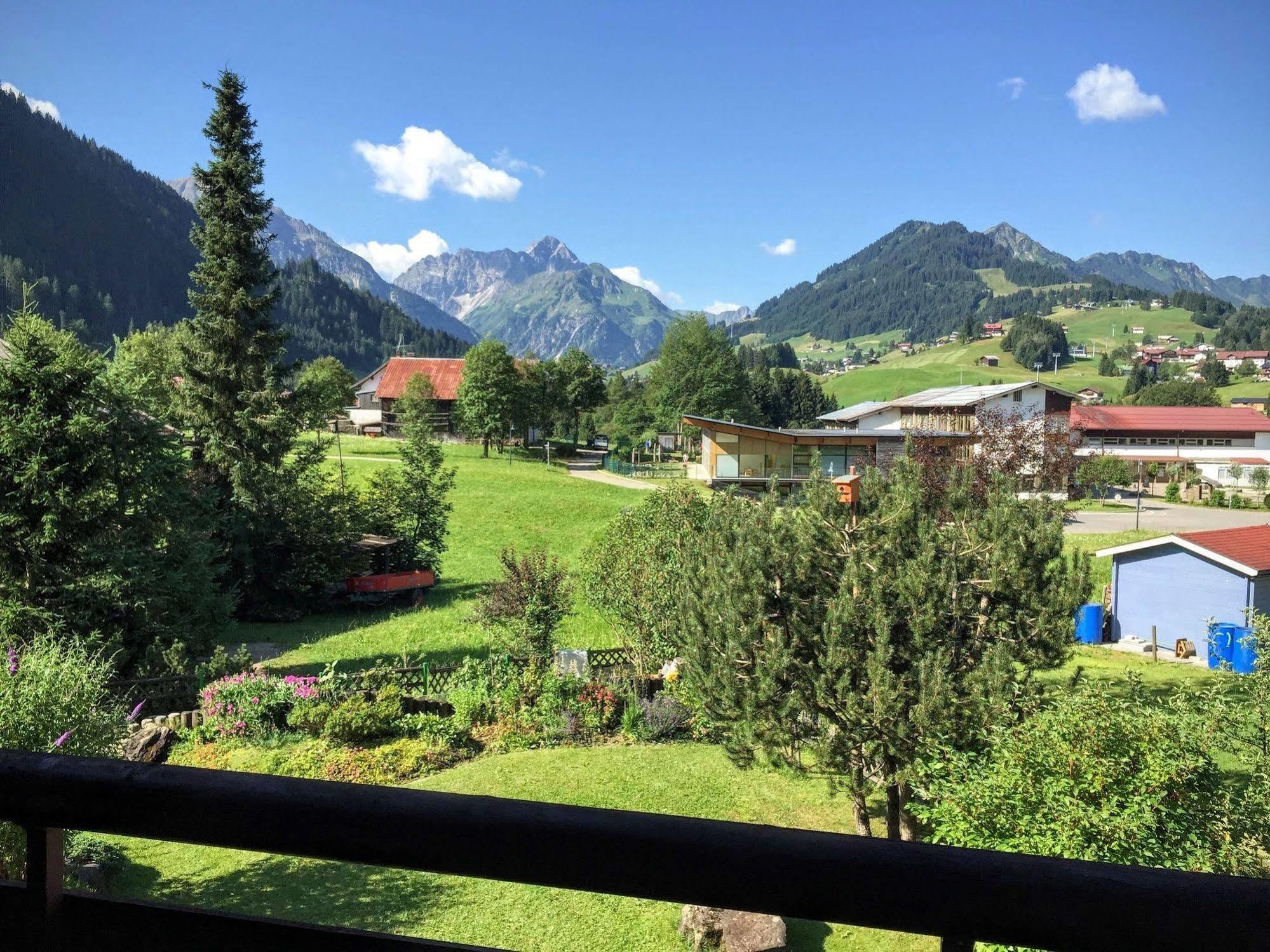 Gatterhof Hotel Riezlern Eksteriør billede